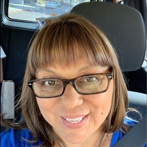 Meet your Posher, Debbie